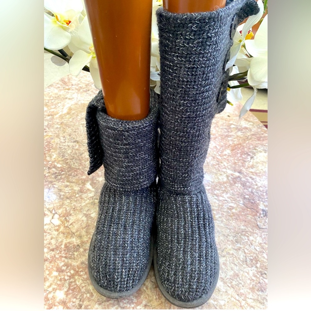 UGG Classic Cardy Boots Blue Knit Side Buttons Women’s Size 6
